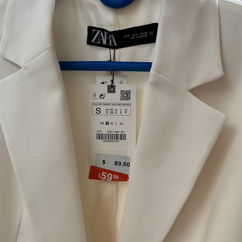 Blazer - Picture 5 of 5